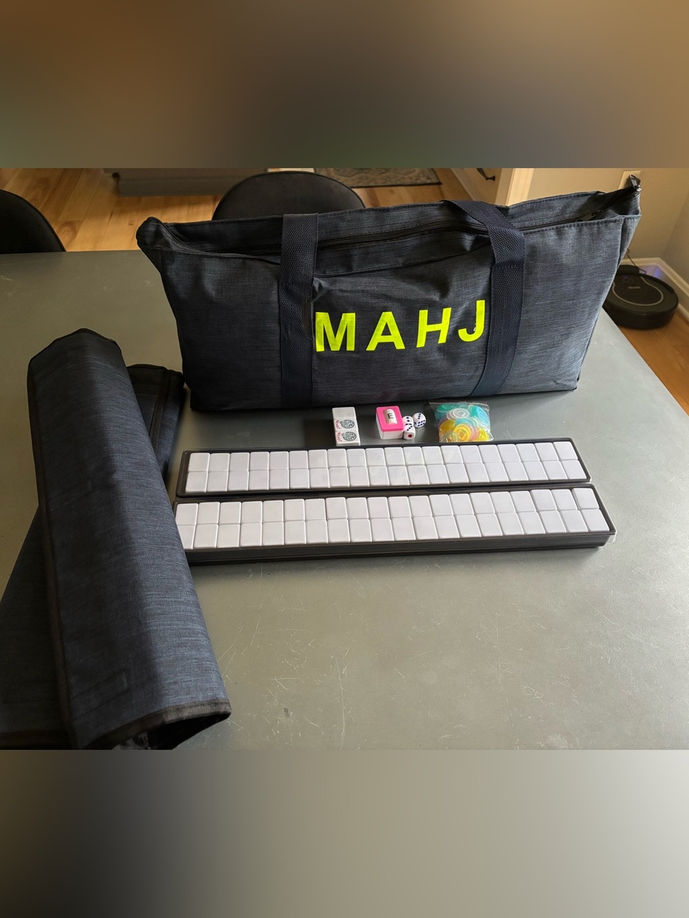 Mahjong travel bag and tiles